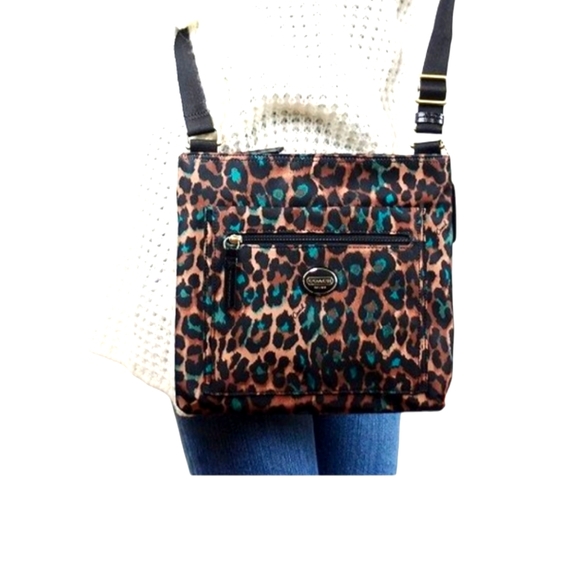 1. COACH OCOLOT TEAL NYLON CROSSBODY BAG! - Picture 1 of 1